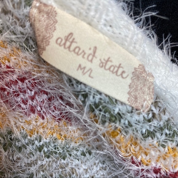 Women’s Lash Tribal Sweater - Picture 7 of 8